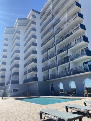 Piscina coperta, piscina all'aperto