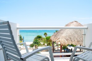 Condo, 2 chambres (Beachfront, 2 Bathroom) | 2 chambres, coffre-fort, accès au Wi-Fi (inclus)