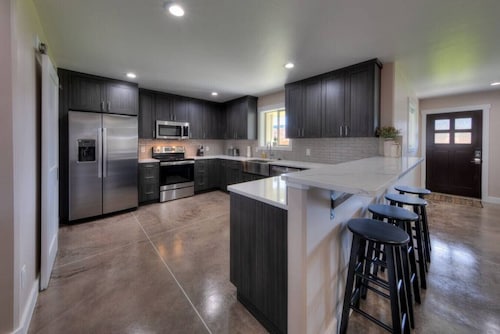 Desert Hideaway<br>New spacious custom home