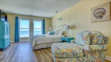 2 bedrooms, travel crib, free WiFi, bed sheets