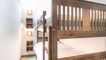 1 bedroom, travel crib, free WiFi