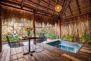 Design villa, 1 kingsize bed, privézwembad | Uitzicht vanuit de kamer