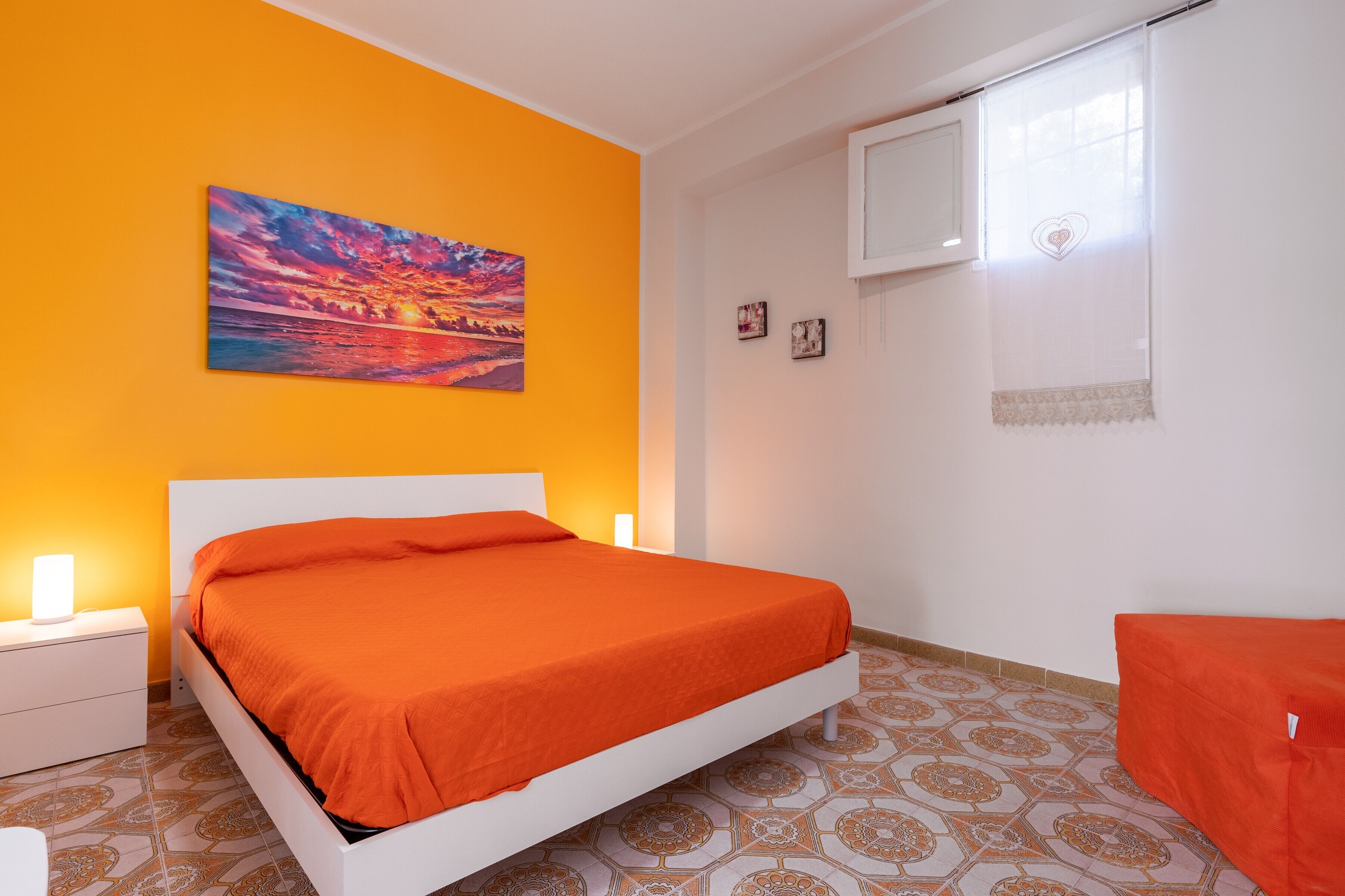 1 slaapkamer, een strijkplank/strijkijzer, gratis wifi, beddengoed