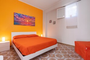 1 chambre, fer et planche à repasser, Wi-Fi gratuit, draps fournis