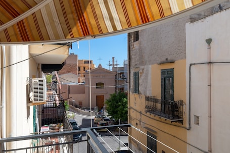 Property grounds. Holiday Home 'Leondoro - Pirandello' with Balcony and Wi-Fi