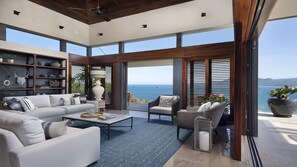 Smart TV, table tennis, stereo