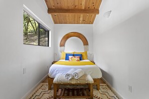 1 غرفة نوم ومكتب وواي فاي مجانًا وملاءات أسرّة