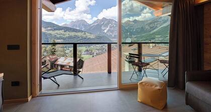 Apartment "Aria di Casa Piazzi" with Mountain View, Shared Garden & Wi-Fi