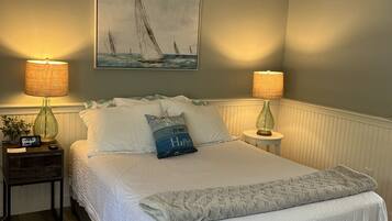 1 bedroom, desk, free WiFi, bed sheets