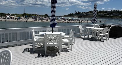 Waterfront Condo 1BR/1BA overlooking Ogunquit Beach very close to beach and town