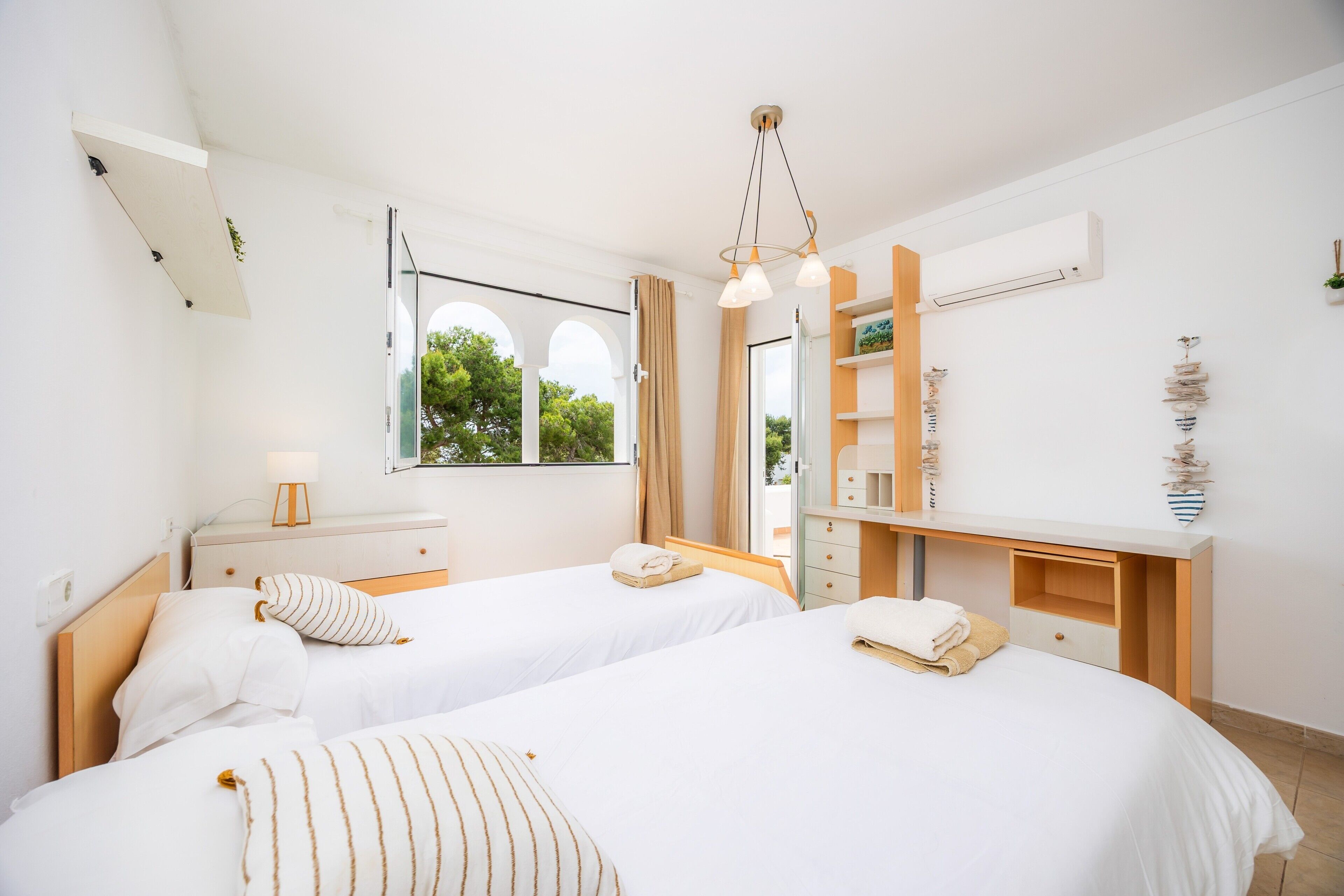 3 chambres, fer et planche à repasser, Wi-Fi gratuit, draps fournis