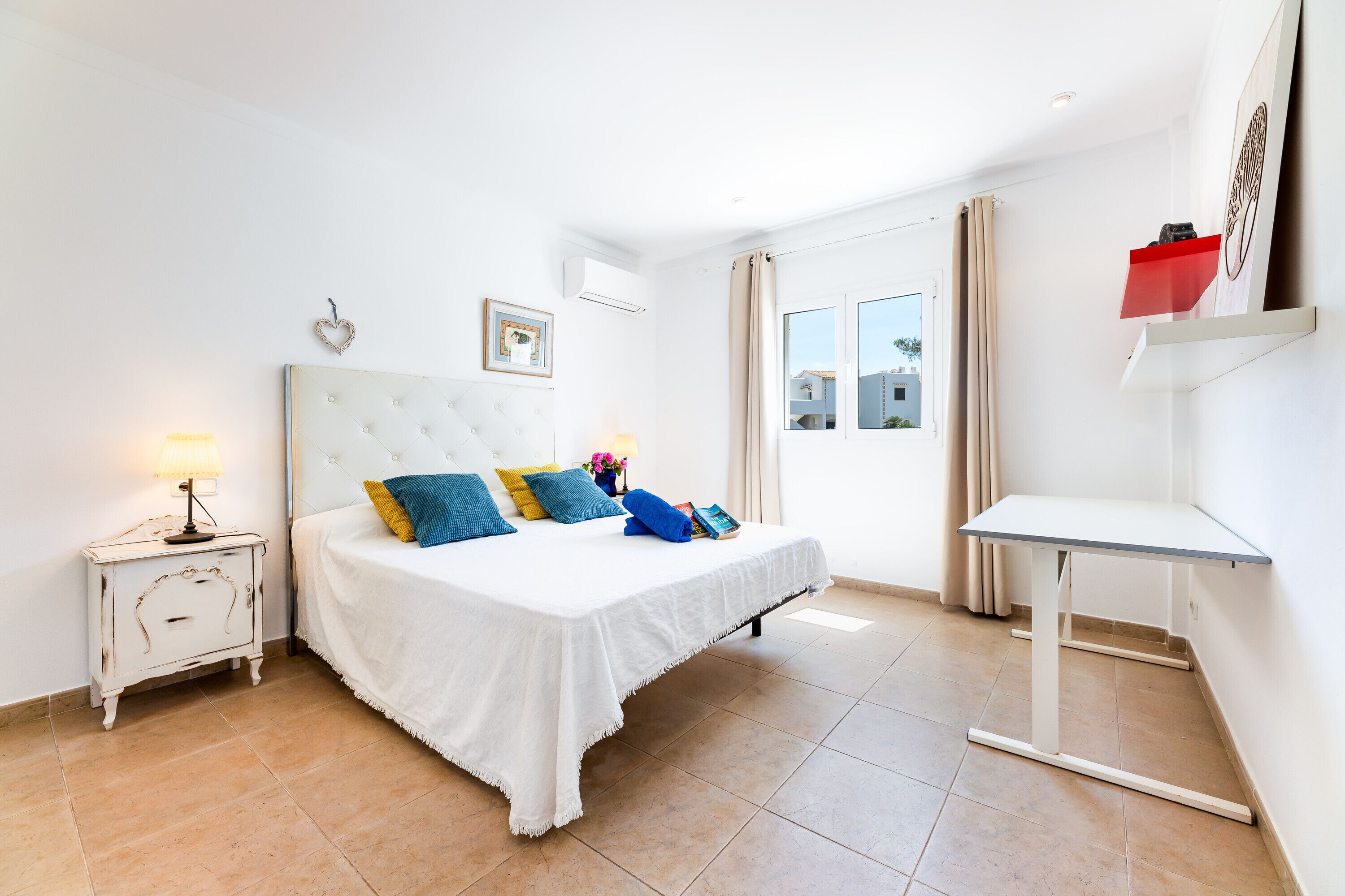 3 chambres, fer et planche à repasser, Wi-Fi gratuit, draps fournis