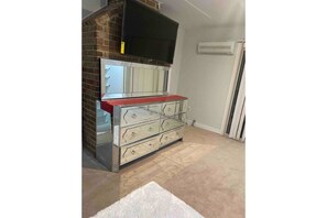 Private kitchen - 2 KING beds HANDS&HEART 2LEVEL 2R (Silver Spring)