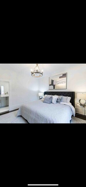 5 bedrooms, iron/ironing board, WiFi, bed sheets