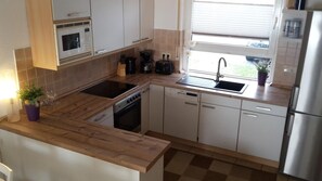 Mikrowelle, Ofen, Geschirrspüler