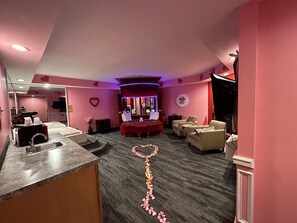 Luxury Room | Room amenity - Inn of The Dove Harrisburg-Hershey Romantic Suites (Harrisburg)
