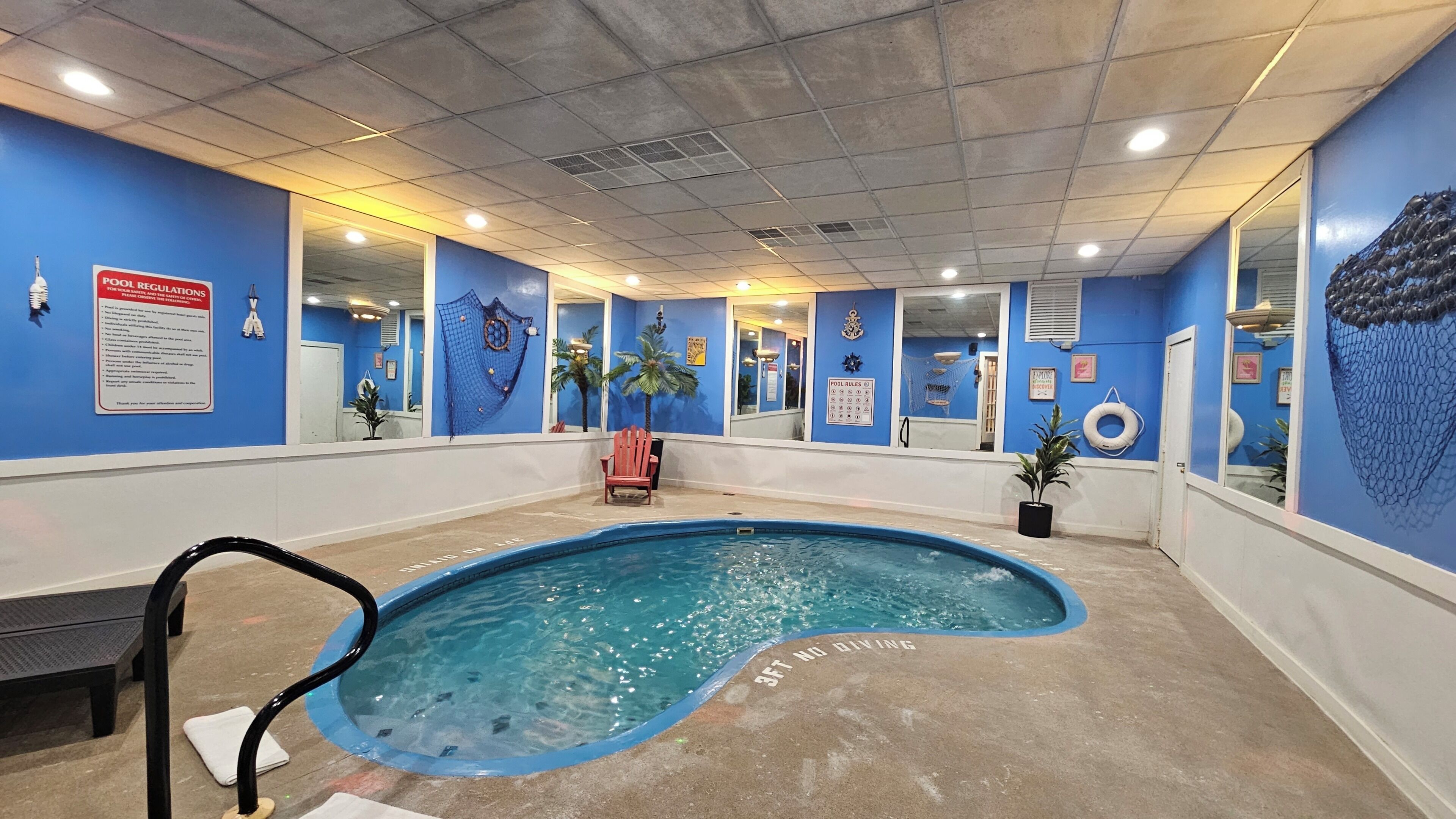 Dove Swimming Pool with Hot Tub Suite