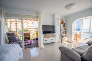 Iron/ironing board, free WiFi, bed sheets - Estudio Medayra by Solset (Torrox)