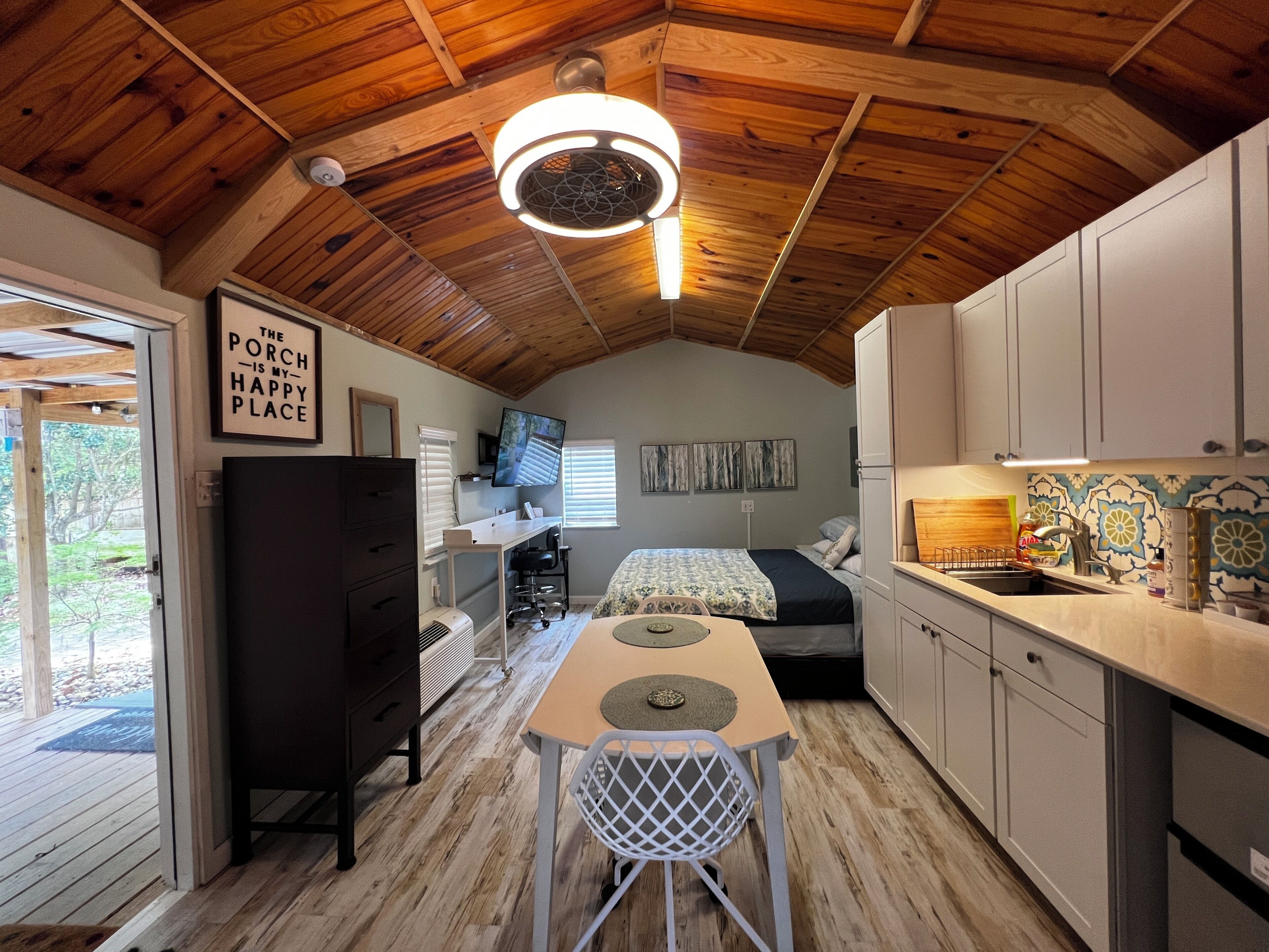1 bedroom, desk, iron/ironing board, free WiFi