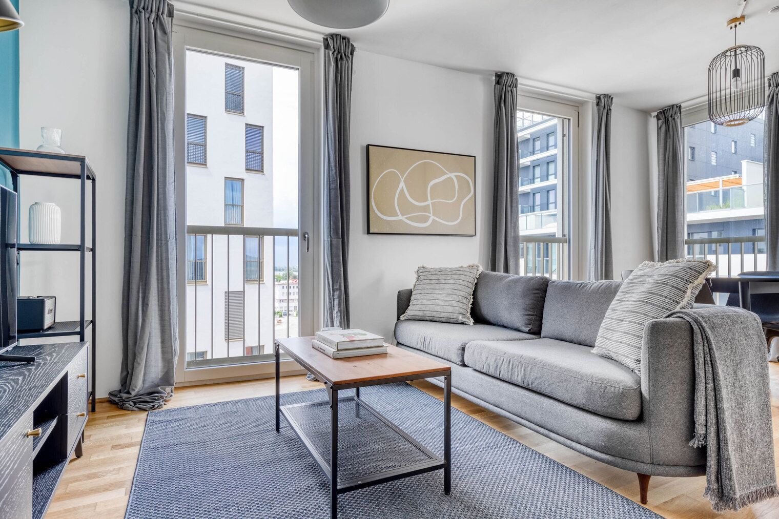 Télévision, chaîne hi-fi