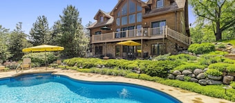 amazing cabin with private lake accesses