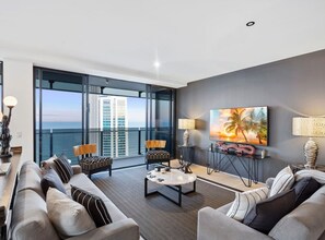 Premium-Apartment | Wohnbereich | Fernseher