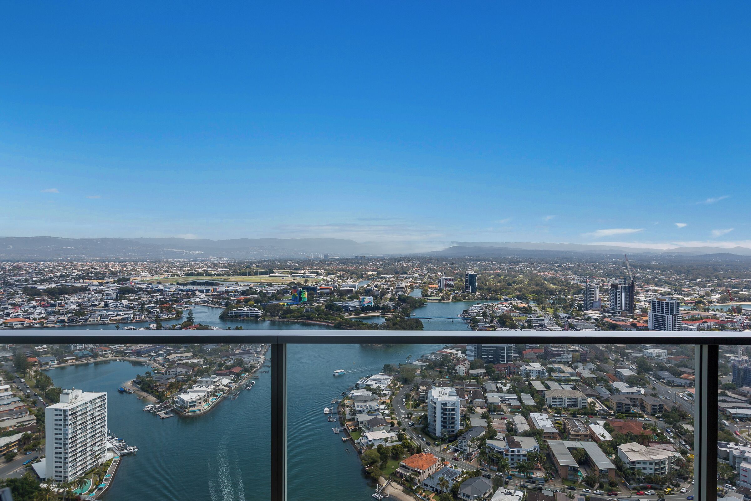 デザイン アパートメント (Circle on Cavill - 2253) | バルコニーからの眺望