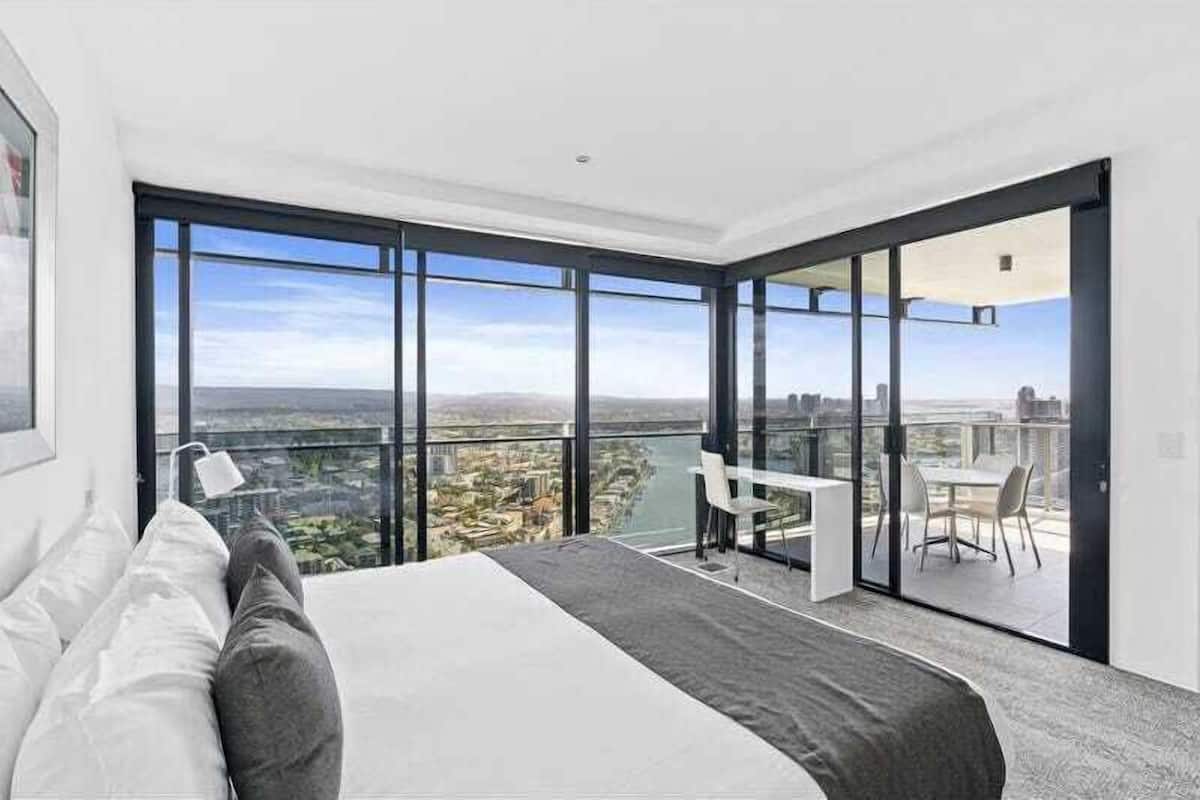 2 bedrooms, individually decorated, individually furnished