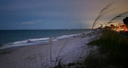 Luxury 3-Bedroom Home near Beaches with Pool