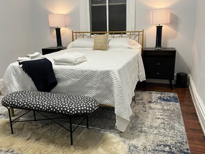 Room - 3 bedrooms in the middle of the FAN - close to everything and walking distance!  (Richmond)