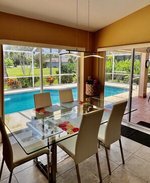 Dining - Sunny Heated Pool home in the perfect Southwest Location of Cape! (Cape Coral)