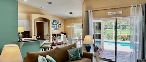 Smart TV, reproductor de DVD, monitor de computadora