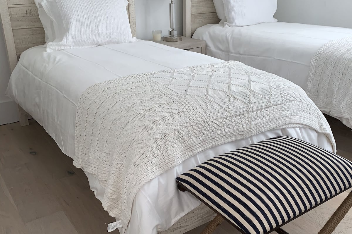 Ropa de cama de alta calidad, cubrecamas y colchones con pillow-top 