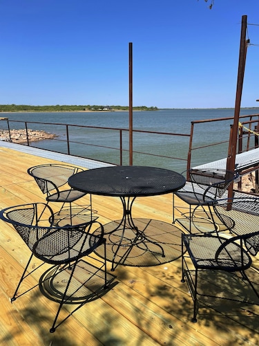 On Lake Fort Phantom Hill Lake with a dock out to the water!