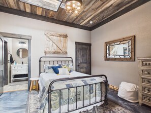 1 Schlafzimmer, Bügeleisen/Bügelbrett, Reisekinderbett, kostenloses WLAN