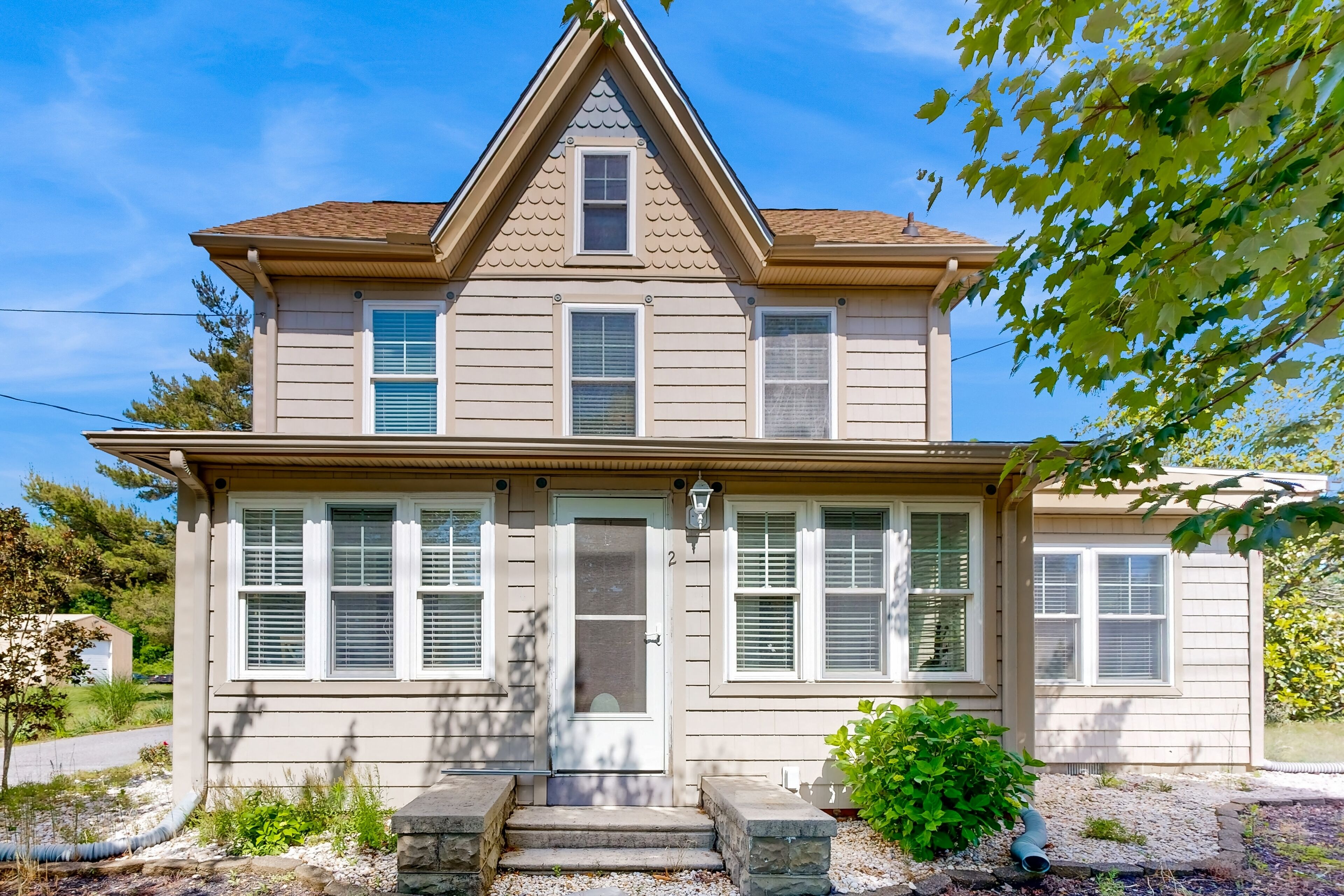 Town of Ocean View home with BBQ & AC - near beaches, parks, golf