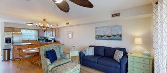 Townhome with central AC, washer/dryer, & pool access - close to beach