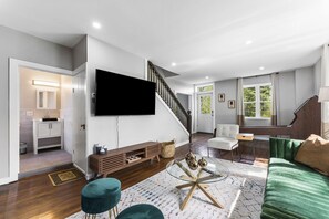 Living area - Exclusive! Modern FarmHouse❖ + Pet-Friendly (Kunkletown)