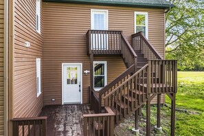 Exterior - Exclusive! Modern FarmHouse❖ + Pet-Friendly (Kunkletown)