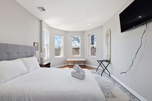 5 bedrooms, desk, iron/ironing board, free WiFi