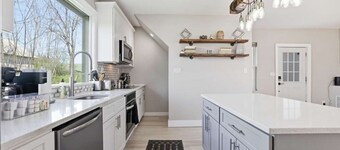 Exclusive! Modern FarmHouse❖ + Pet-Friendly