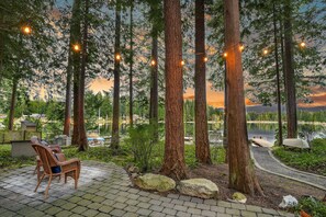 Property grounds - Lakefront cottage with docks, kayak, deck, firepit & beachfront, drive to skiing (Fall City)