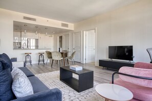 Fernseher, Stereoanlage