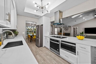 2 King Beds, Heated Pool Spa, Family Friendly, Cornhole, Foosball, Games, Grill