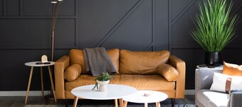 Luxury MCM King Suite • Coffee Lover's Dream! • EV2