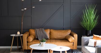 Luxury MCM King Suite • Coffee Lover's Dream! • EV2