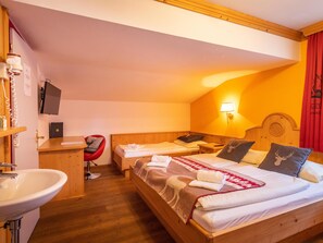 9 bedrooms, Internet