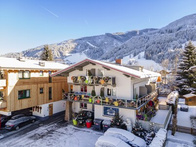 Fantastic detached chalet near the center of Kaprun