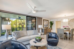 TV - 2nd-floor condo with private beach access, lanai, and access to heated pool (Bonita Springs)