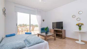 Superior Apartment, Pool View | Interior